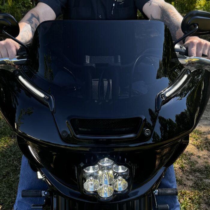 ローライダーST LEDウィンドシールドトリム Custom Dynamics Softail Low Rider ST Harley Davidson LED Windshield Trim – Custom