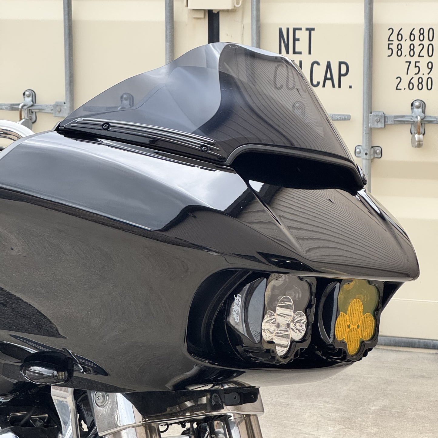 Blackout Aluminum Road Glide Windshield Trim